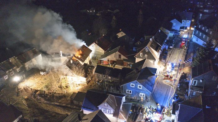 Nach Wohnhausbrand in Schnett: Zweiter Bewohner ist gerettet