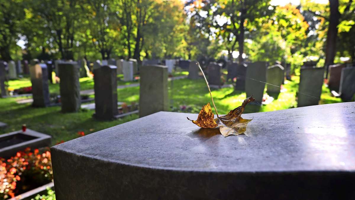 Kosteneffizienz: Gemeinde regelt Friedhofsgebühren neu