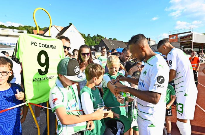 Fußballfest in Coburg: Greuther Fürth erobert die Herzen