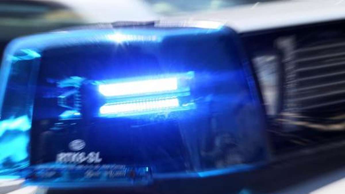 Coburg: Betrunken: 22-Jähriger rammt beinahe ein Polizeiauto