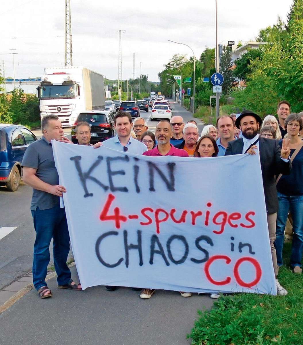 Gegen den vierspurigen Ausbau der Bundesstraße B 4 im Weichengereuth formiert sich Widerstand aus den Reihen von Anwohnern und Kommunalpolitik. Foto: Matthias Mathes