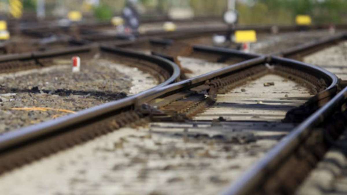 Lichtenfels: Jugendliche auf den Gleisen: Bahnbetrieb gestoppt