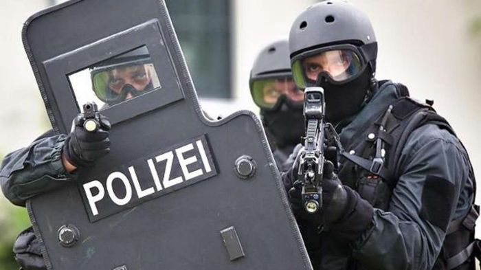 SEK-Einsatz in Oberfranken: Mann droht mit Geisel und Sprengstoff
