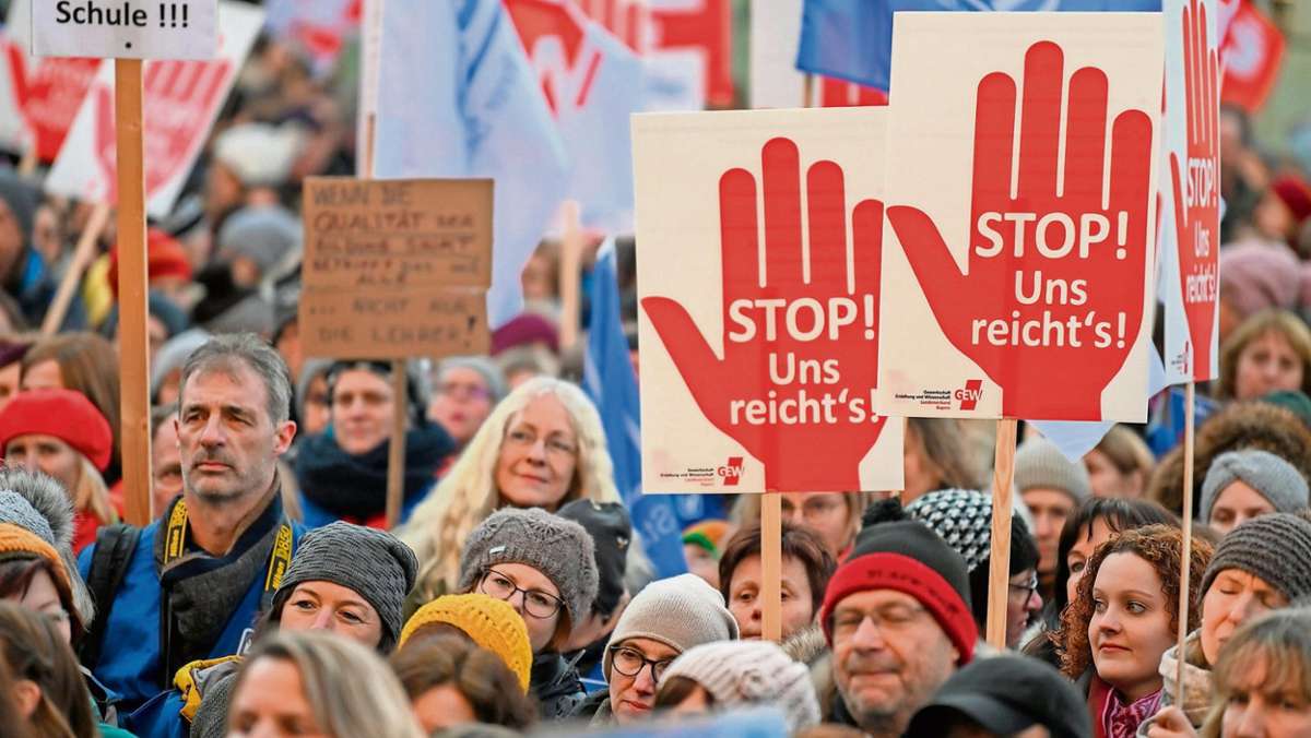 Aus der Region: Der Ärger wächst - in ganz Bayern protestieren Lehrer