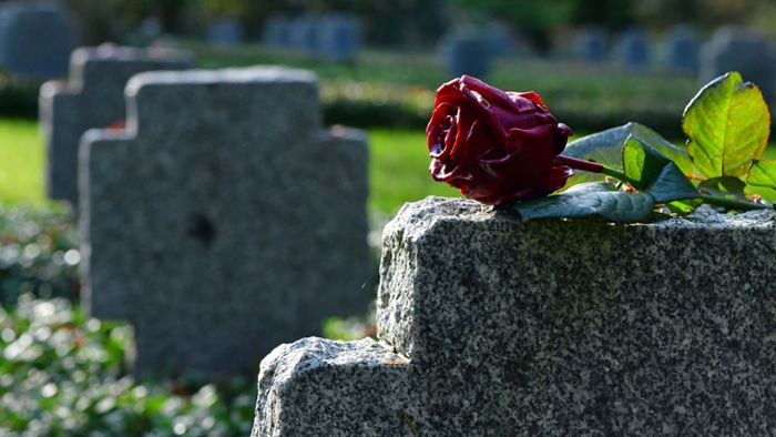 Kripo Bamberg ermittelt: 13-Jähriger verwüstet Friedhof