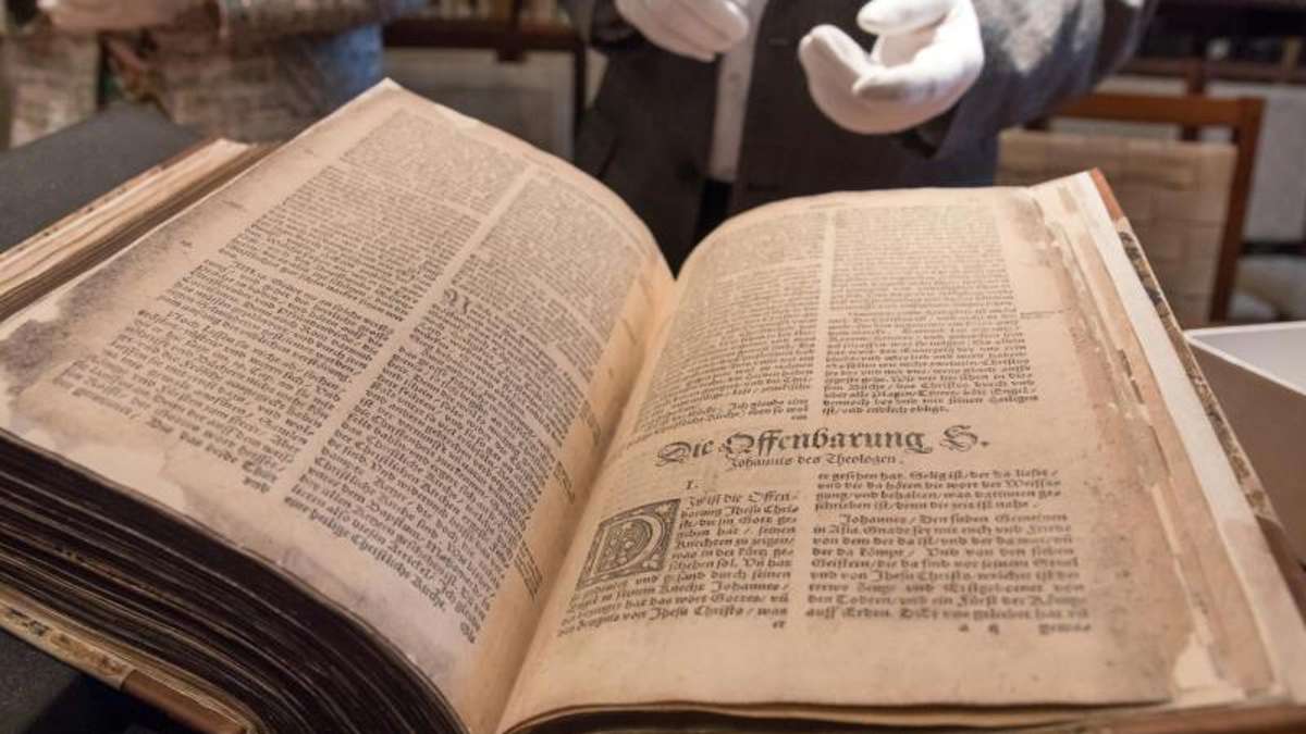 Feuilleton: Älteste Lutherbibel des Augustinerklosters Erfurt restauriert