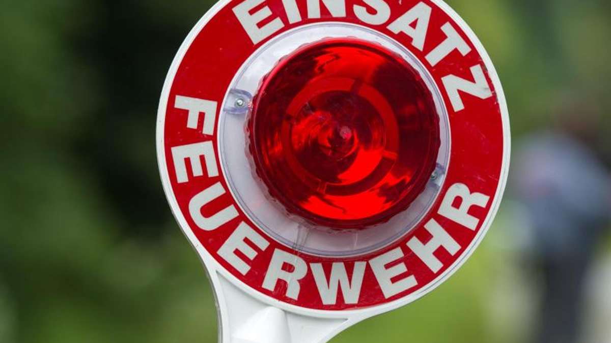 Wilhelmsthal: Wihelmsthal: Rundballenpresse in Flammen