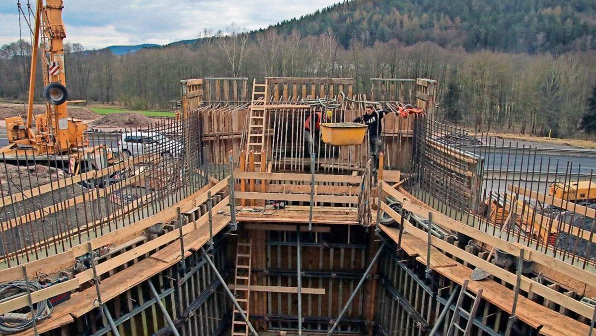 Neustadt/Rödental: Brückenbau bremst Verkehr