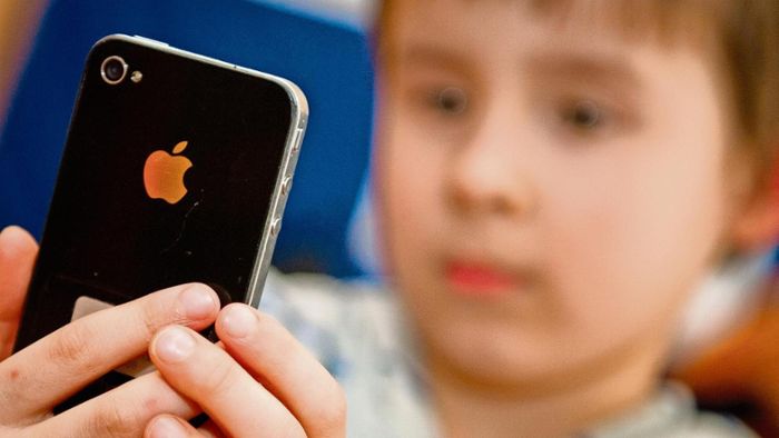 Siebenjähriger verzockt 2700 Euro mit Mutters Handy