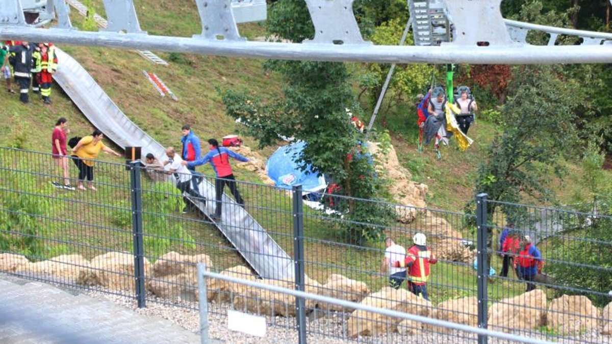 Pottenstein: Sechs Menschen bleiben bei Gewitter in Gondeln stecken