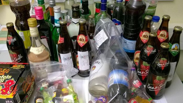 Polizei stellt über 100 Flaschen sicher