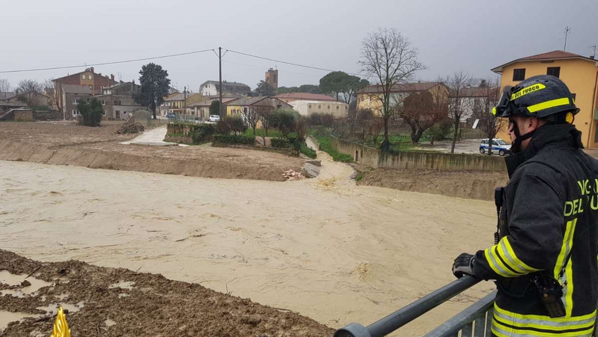Unwetter in Urlaubsregionen: Italien ächzt unter heftigen Schneefällen und Überflutungen