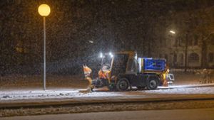 Neuschnee in der Nacht: Winterdienst in Coburg im Dauereinsatz