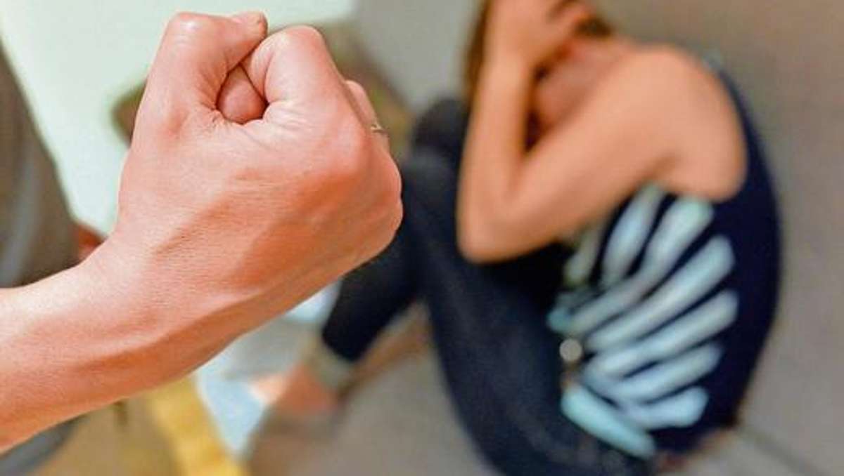 Kronach: Ehestreit eskaliert: 27-Jähriger würgt seine Frau