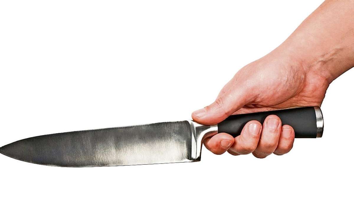 Länderspiegel: Mann mit Messer überfällt Passantin
