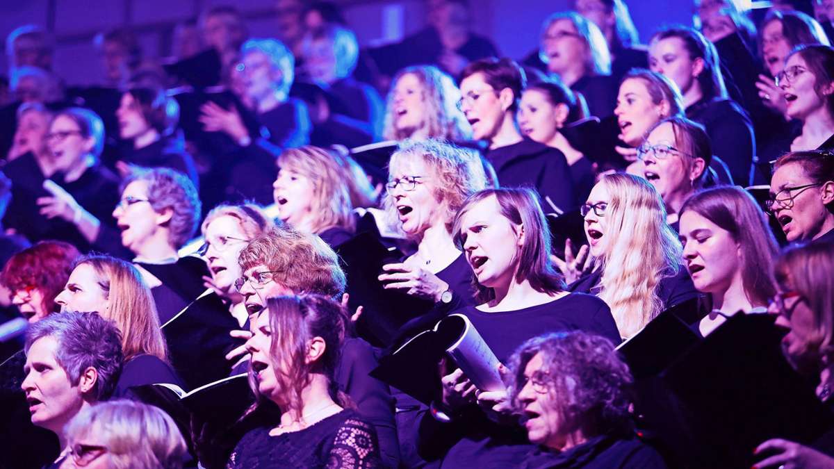 Mega-Chor feiert Premiere: Passionsgeschichte der modernen Art