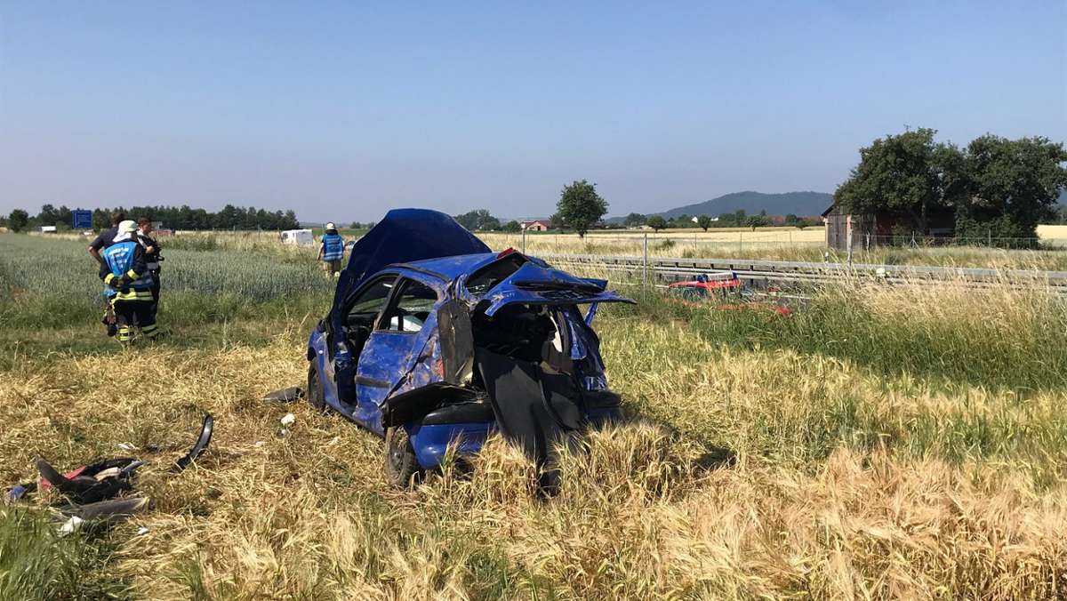 Lichtenfels: Auto fliegt von der A 73: Fahrerin schwer verletzt