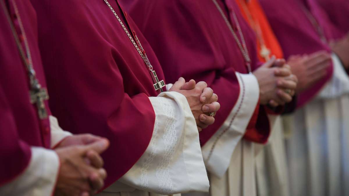 Erzbistum Köln: Gutachten zu den Missbrauchsvorwürfen  –  Bischof Heße massiv beschuldigt
