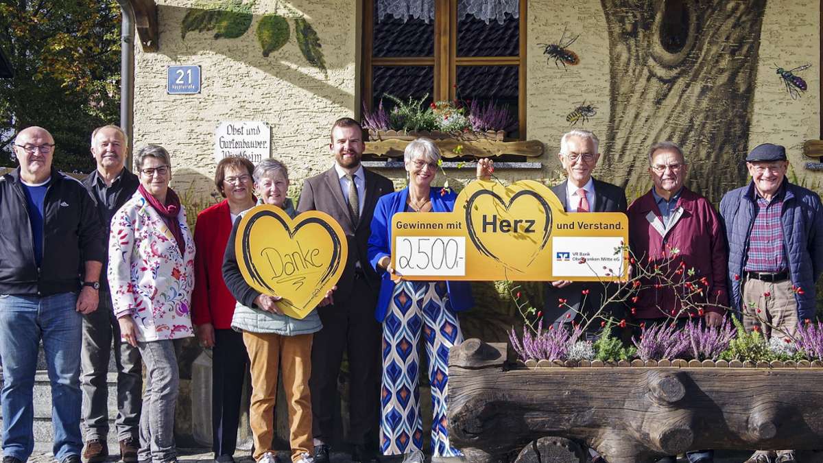 Geldregen in Windheim: Ein Herz für die Hagebutte und Co.