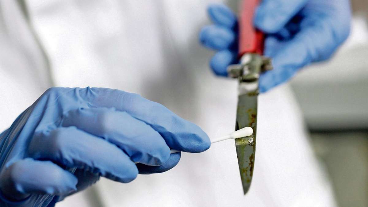 Coburg: Vermummter Mann bedroht Jugendliche mit Messer