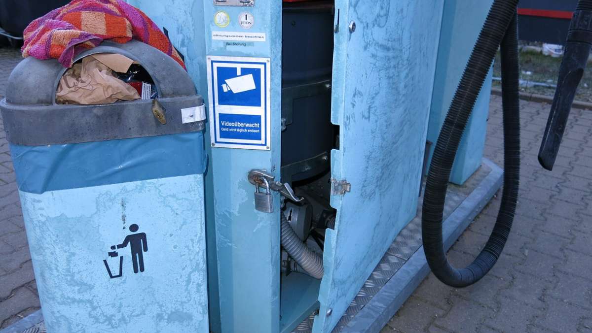 Coburg: Unbekannte brechen mehrere Staubsauger-Automaten auf