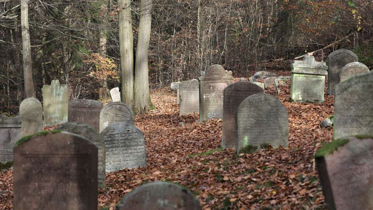 Randale auf Neustadter Friedhof: Grab erneut verwüstet