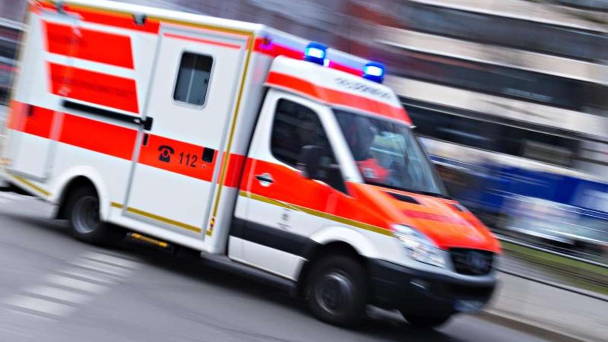 Sonnefeld: Verletzt ins Klinikum: 67-Jähriger wird bei Unfall vom Motorrad geschleudert