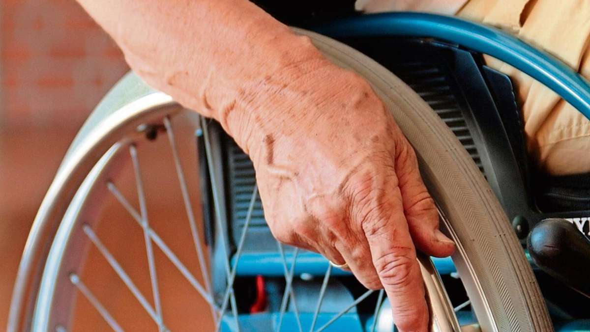 Coburg: Auto stößt mit Rollstuhlfahrer zusammen