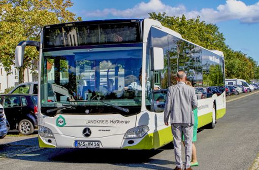 Im weiß-grünen Outfit der Hybrid-Bus von Will-Reisen Zeil. Foto: Günther Geiling