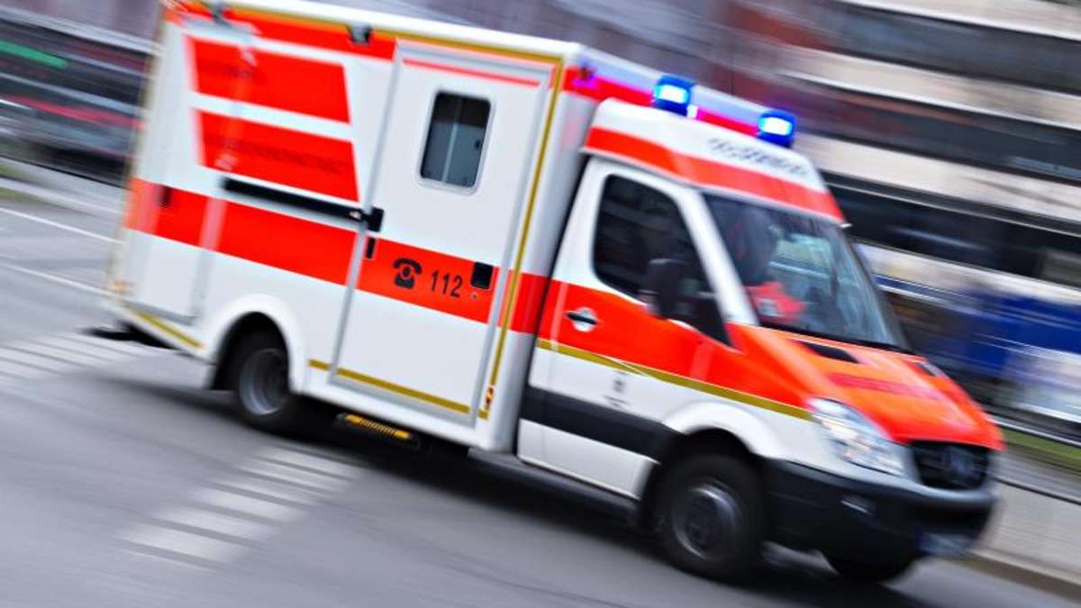 Lichtenfels: 91-jähriger Fahrer kollidiert mit Auto: Mutter und Kind verletzt