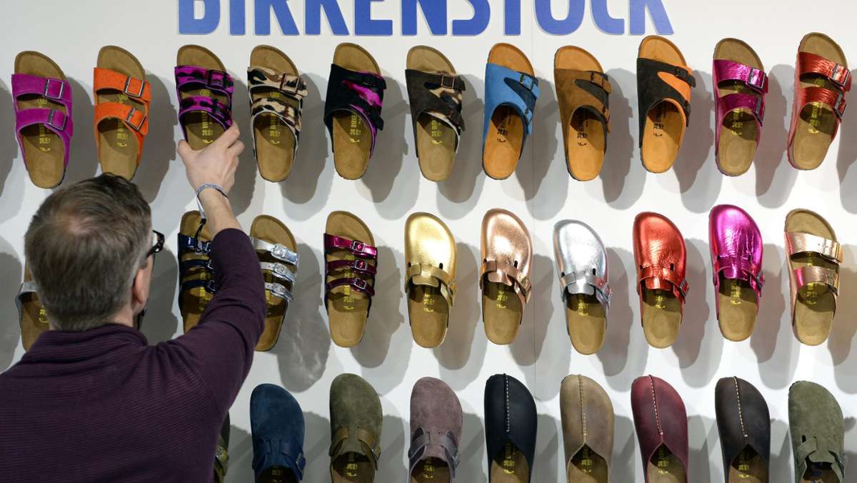Feuilleton: Birkenstock-Geschäftsführer verklagt Künstlerin wegen Foto