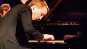 Jung-Pianist lässt die Finger fliegen