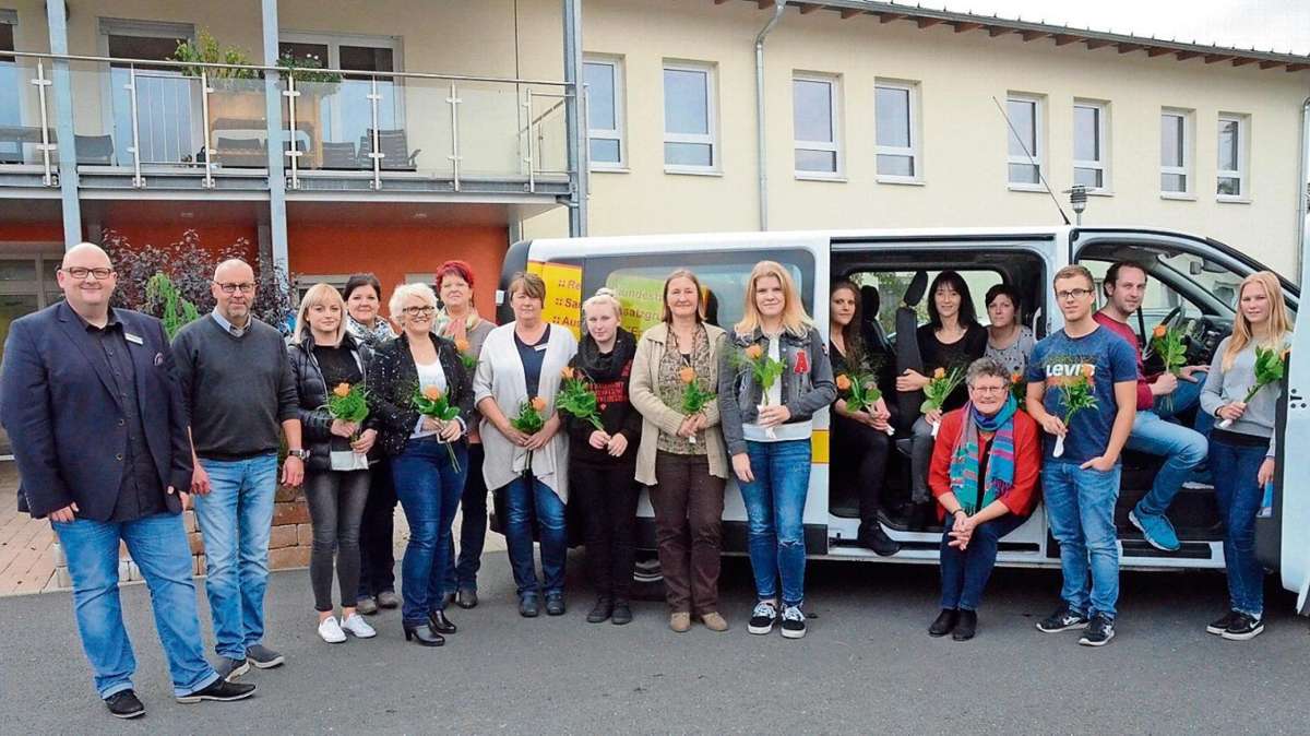 Rothenkirchen: Eine Rose für die neuen Auszubildenden