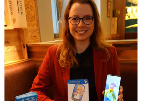 Die Bayreuther Start-up-Unternehmerin Stephanie Helfrecht hat ein analoges Kartenspiel für die digitale Bildung von Kindern entwickelt Foto: /Michael Ertel