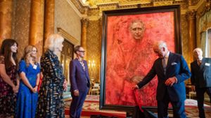 Jonathan Yeo malt König Charles III.: Das feurige Porträt Seiner Majestät polarisiert