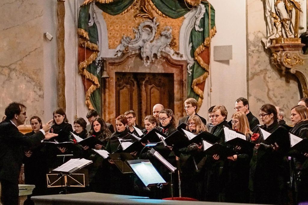 Cantabile Regensburg berührte sein Publikum in Vierzehnheiligen mit feinster Chormusik von Barock bis Jazz. Foto: Schellhorn