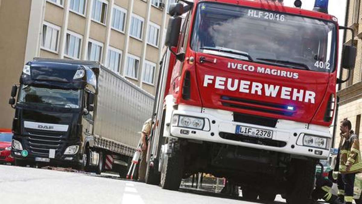 Lichtenfels: Lastwagen überrollt in Lichtenfels 86-jährige Frau