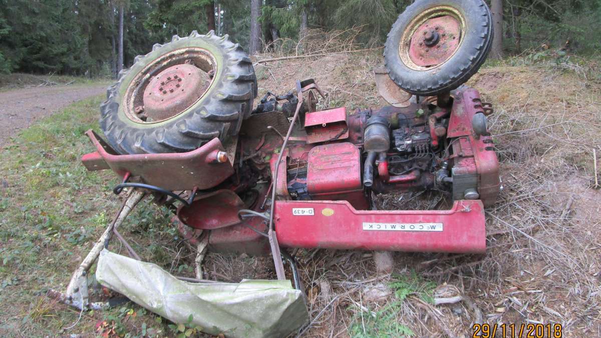 Mitwitz: Wem gehört der rote Traktor?