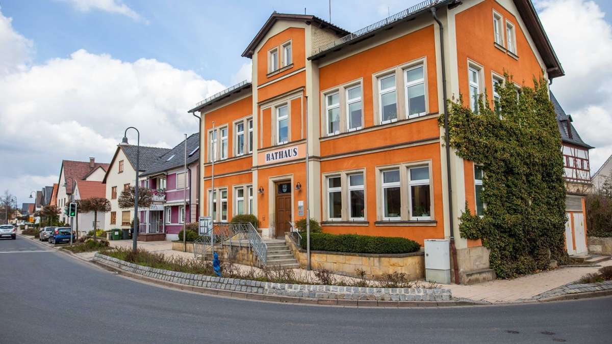 Rathaus einsturzgefährdet: Weidhausen: Betreten verboten