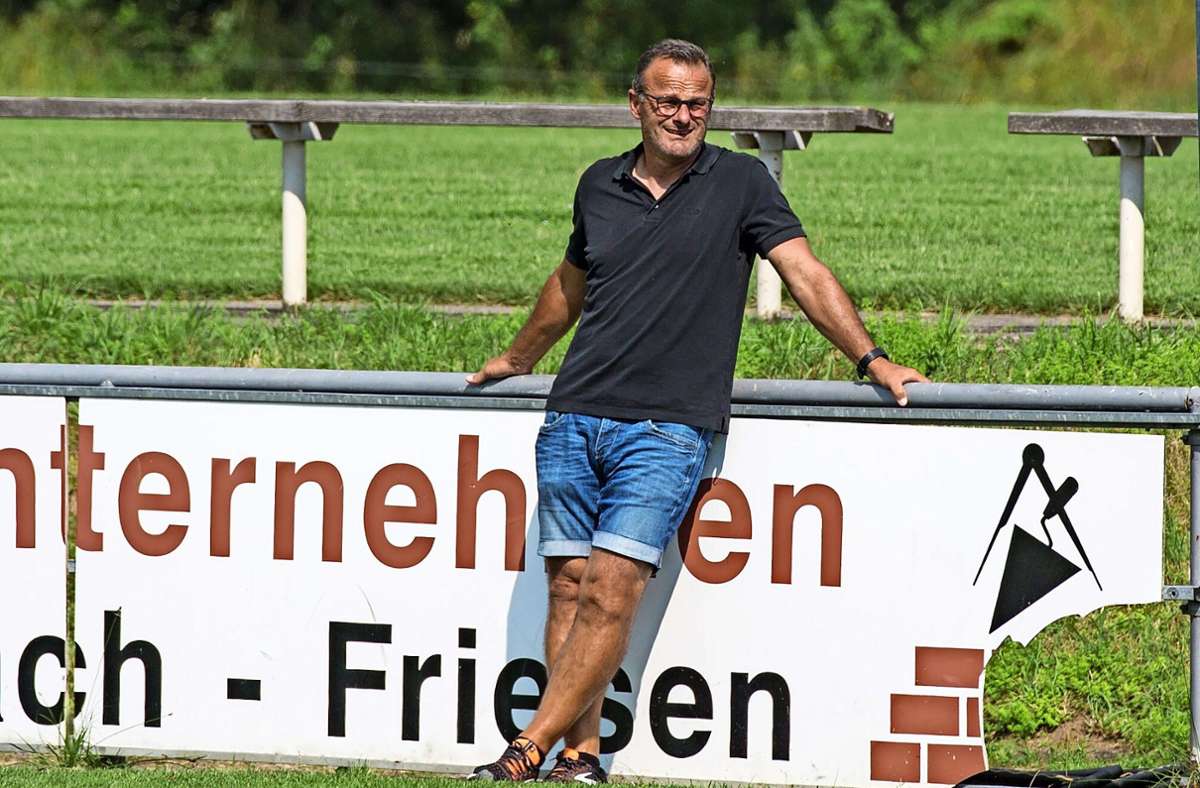 Verlässt seinen Herzensklub SV Friesen, um im Kampf um den Klassenerhalt neue Reize zu setzen: Armin Eck. Foto: Heinrich Weiß