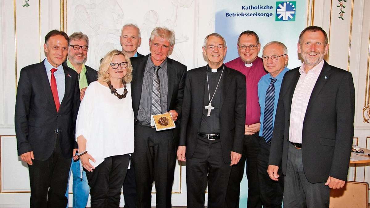 Kronach: Erzbischof zeichnet Tom Sauer aus