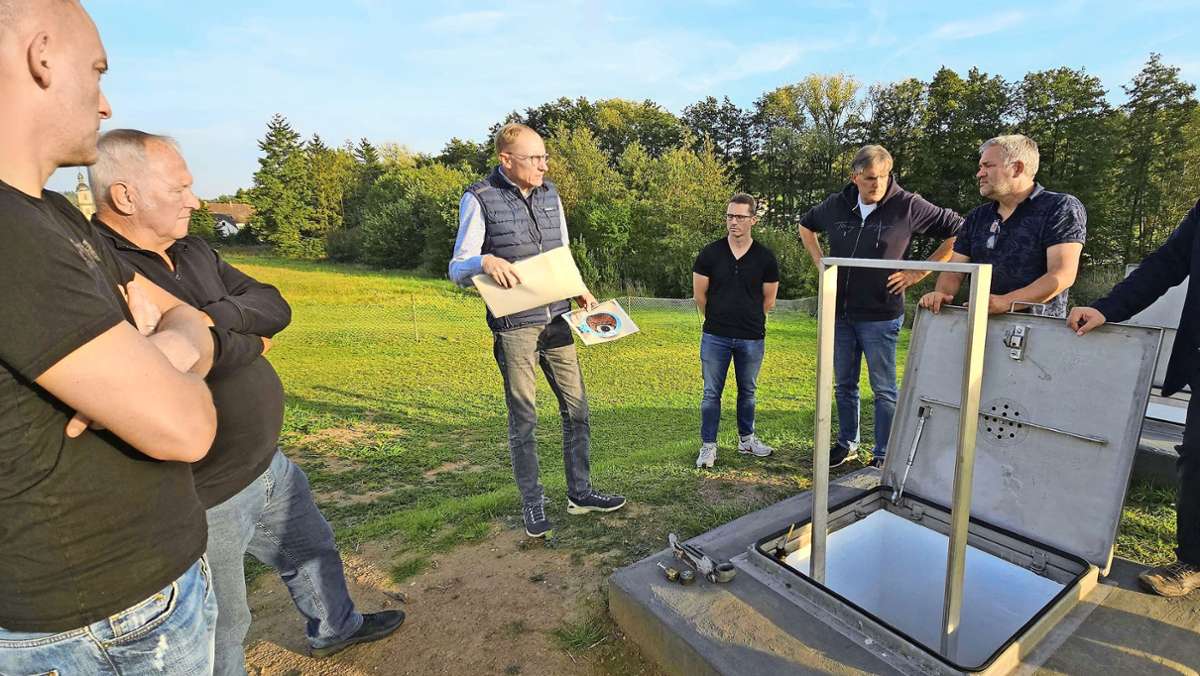 Bauausschuss auf Tour: Wasserquelle in Albersdorf wieder aktiv