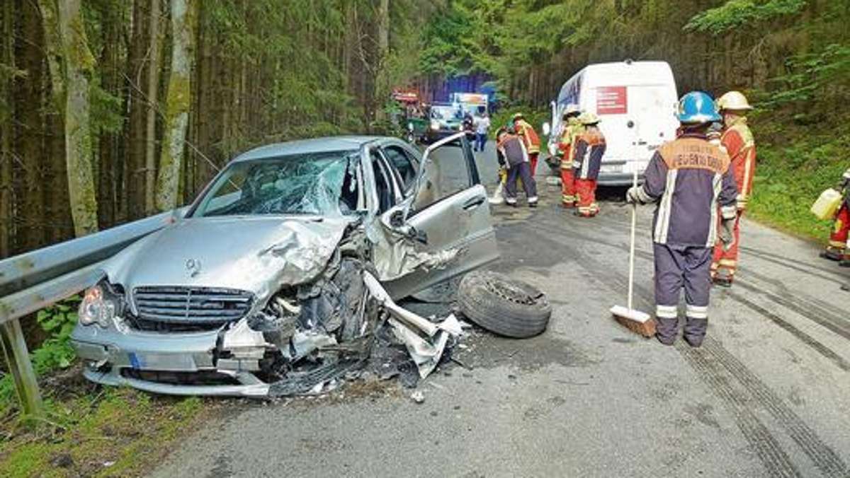 Kronach: Unfall fordert zwei Verletzte