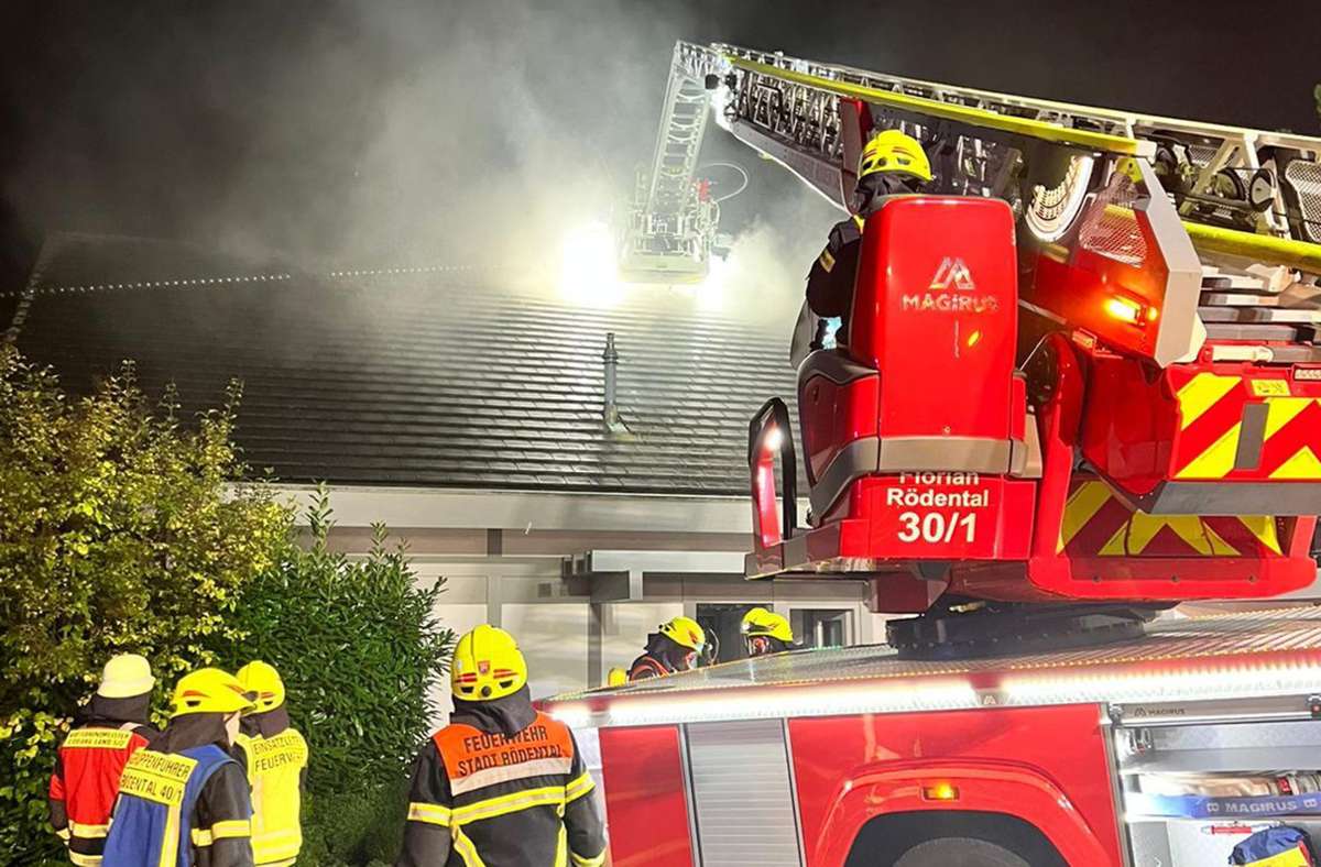 Rund 250 000 Eure Sachschaden entstand bei einem Dachstuhlbrand im Rödentaler Stadtteil Mönchröden. Foto: Freiwillige Feuerwehr Rödental