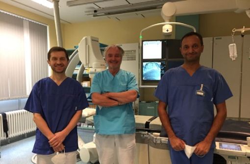 Die kardiologische Gemeinschaftspraxis von Dr. Gerhard Brühl (Mitte) und Achim Singh (rechts) hat mit Ilir Bice (links) Verstärkung bekommen. Foto: /Bianca Hennings