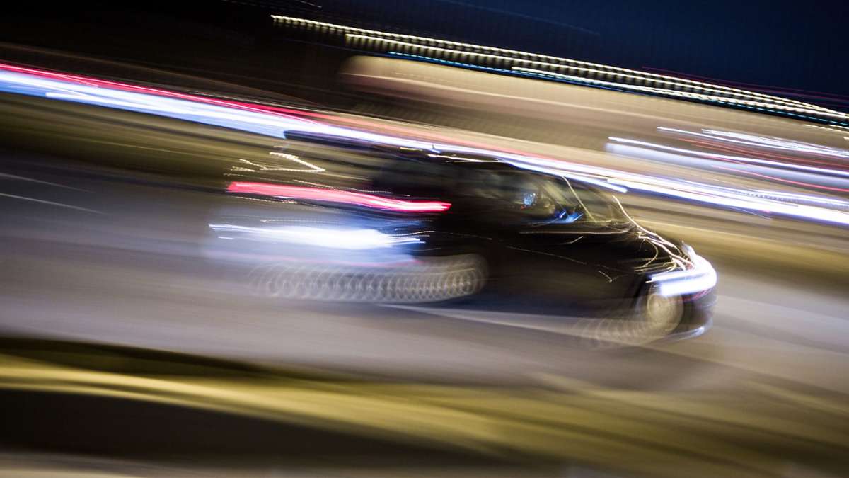Länderspiegel: Mit 300-PS-BMW: Illegales Autorennen auf A 9