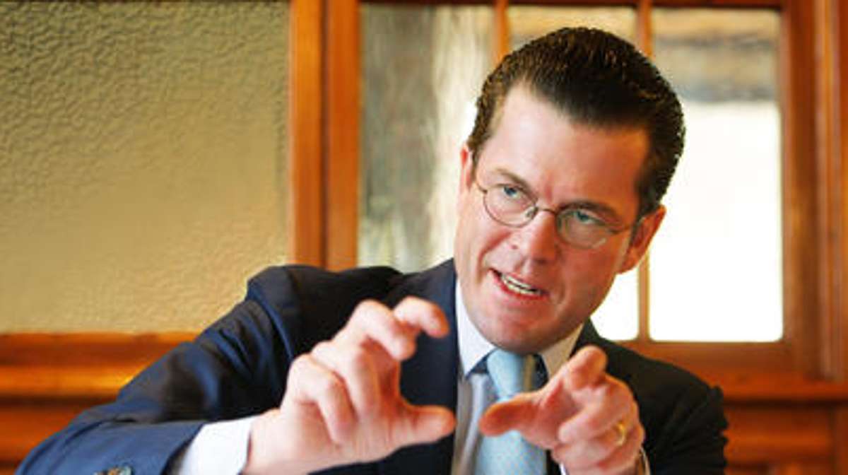 Länderspiegel: Guttenberg mahnt zu Wachsamkeit
