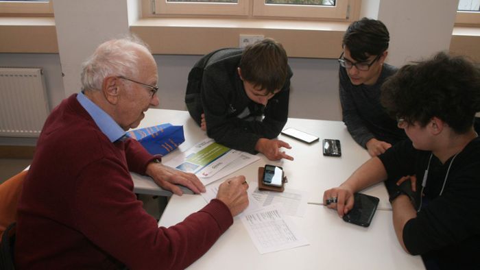Smartphones verbinden Generationen