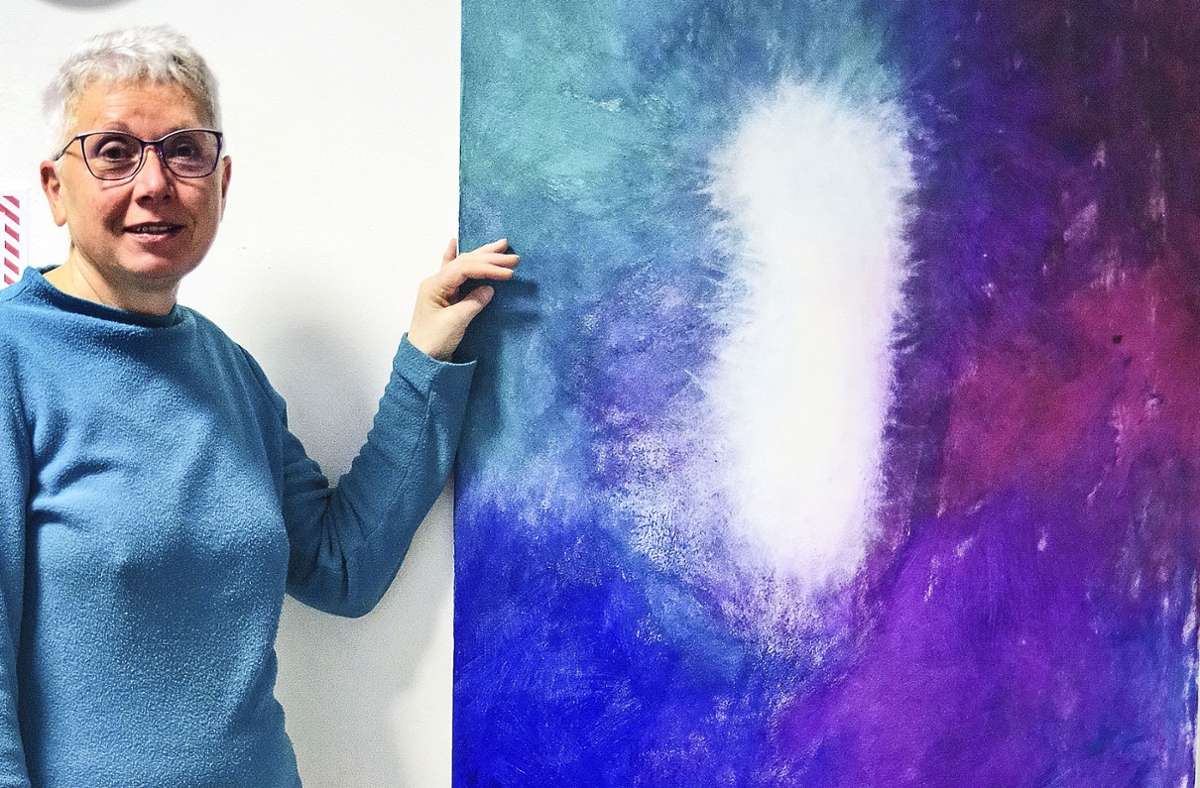 Andrea Lieb mit ihrem Bild „Supernova“