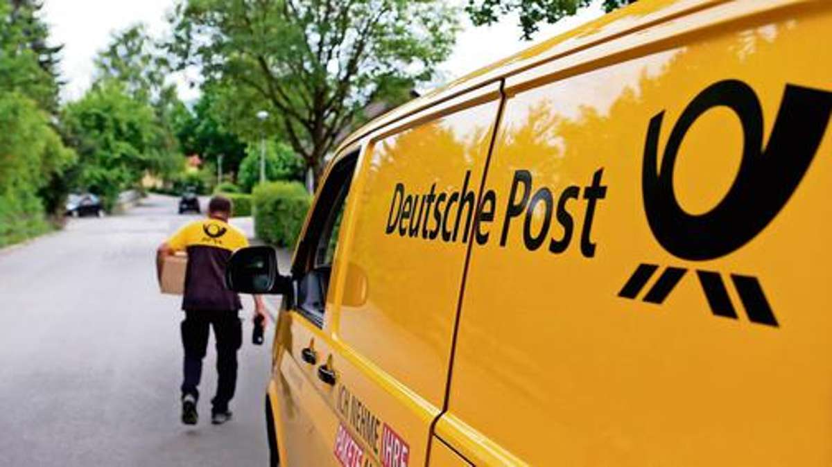 Neustadt bei Coburg: Postauto macht sich selbstständig